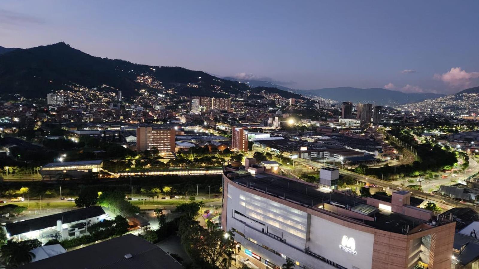 En Sabaneta, Zona Mayorca, Medellin, Hermosa Vista A La Montanas Sabaneta